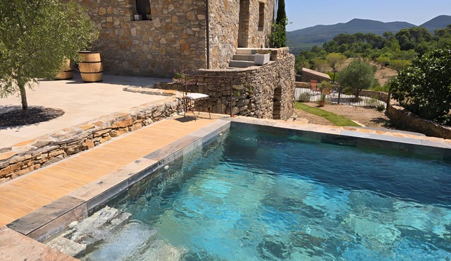 Charming dry-stone cottage