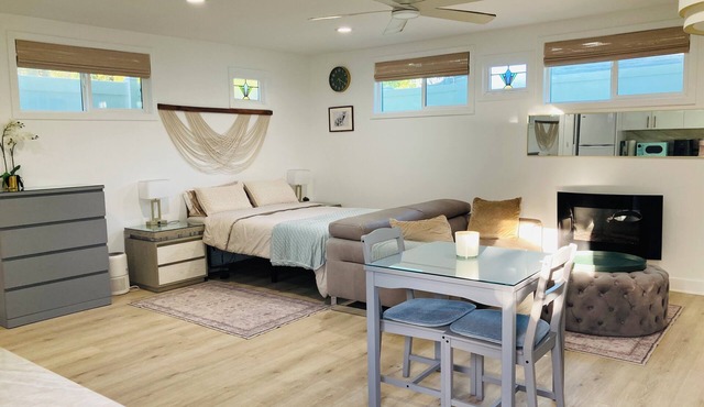 Charming dry studio with detached bathroom and all the amenities you will need
