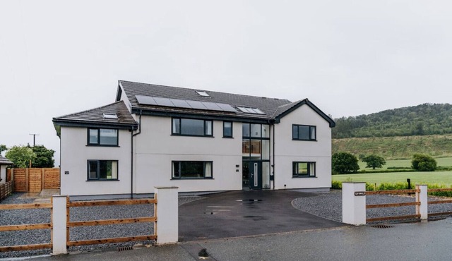 Charming Dual - Cottage – A Private Modern Retreat