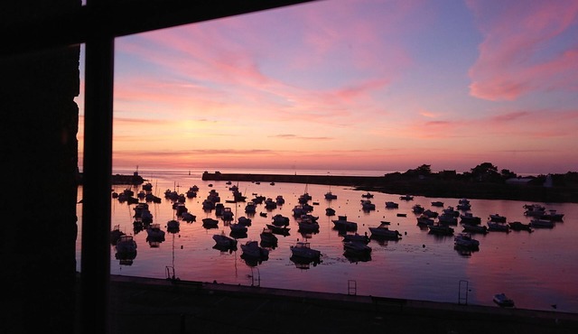 Charming duplex apartment on the port of Barfleur