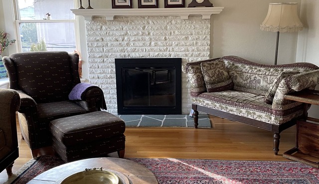 Charming Duplex /Great Central Location in Desired Irvington