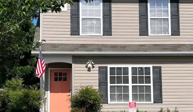 Charming Duplex in the heart of Leonardtownn