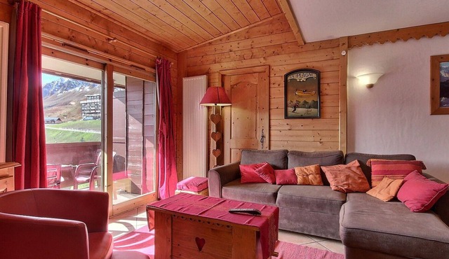 Charming duplex near slopes with pool and fitness