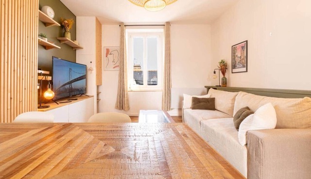 Charming duplex near train station