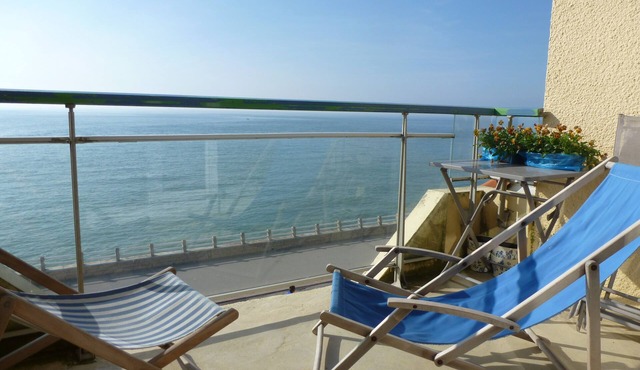 Charming duplex with magnificent sea view, in the natural region of Les 2 Caps