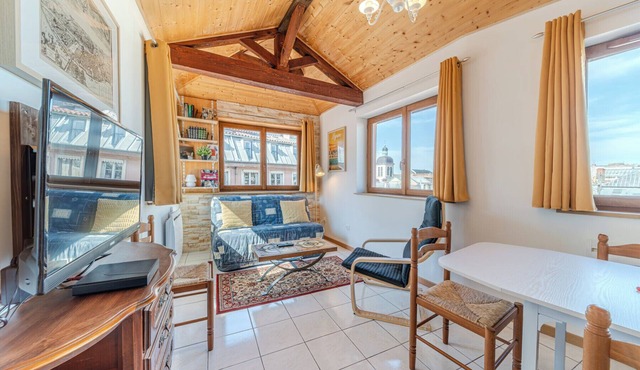 Charming duplex with panoramic view of Cordeliers.