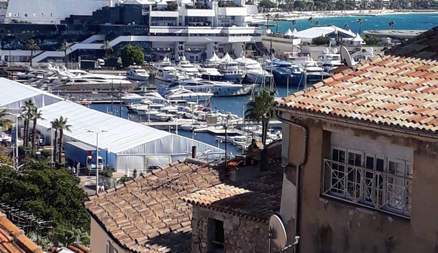 Charming duplex, with swimming pool and views