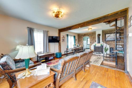 Charming Eagle Grove Farmhouse with Loft!