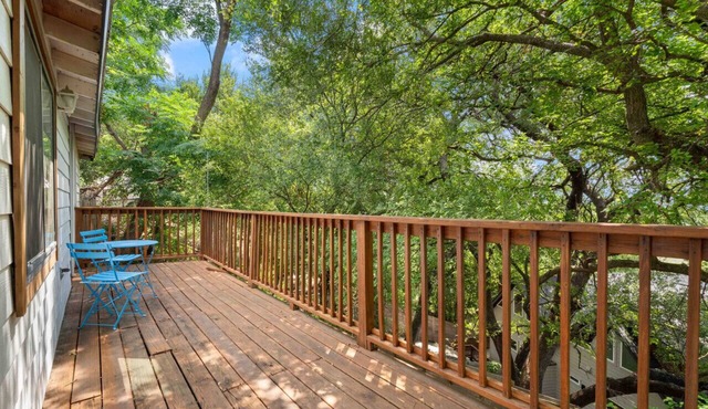 Charming East Austin Retreat, Prime Location