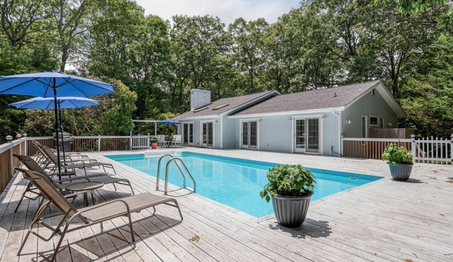 Charming East Hampton Home, Private Heated Pool, Perfect for Families