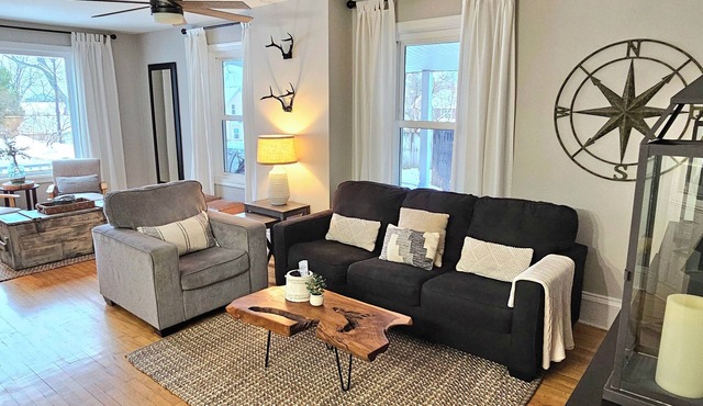 Charming East side-Marquette Home Convenient to Beach, Nmu & Hospital