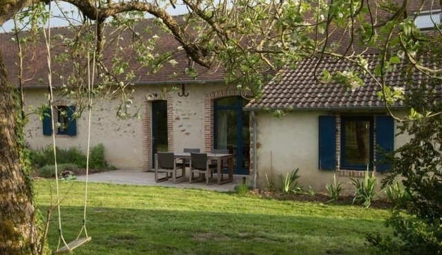 Charming Eco-Renovated 19th Century Cottage in Brenne Nature Park with Garden and Modern Amenities
