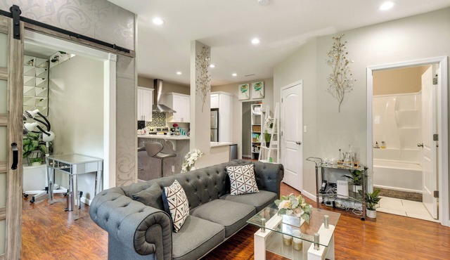 Charming Edgemere Home w/Deck & Grill!