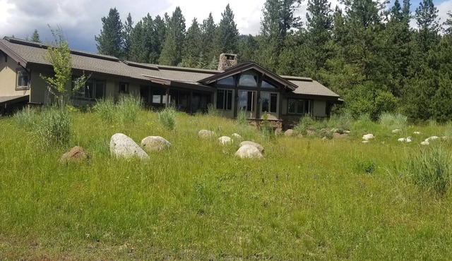 Charming & Elegant Mountain Home