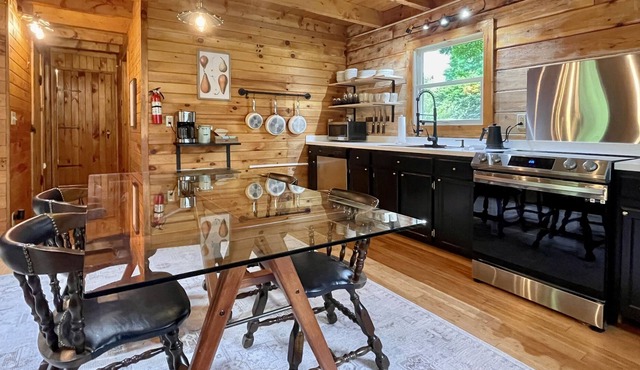 Charming Element Cabin 3BR 1.5BA