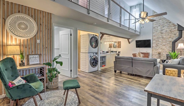 Charming Emerald Lakes Cottage w/Hot Tub!