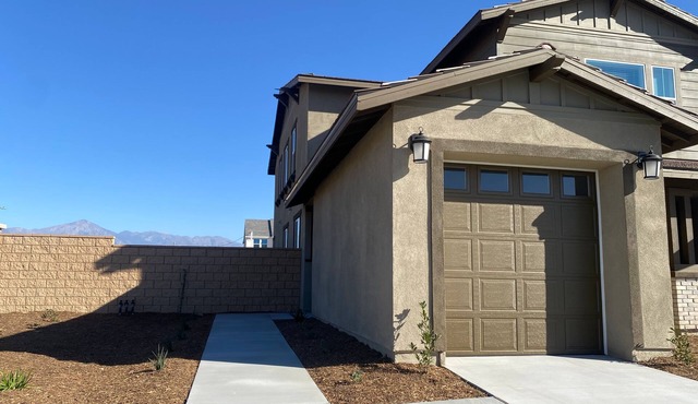 Charming entire guest suite with 2-bedroom with AC & fast WiFi with own entry