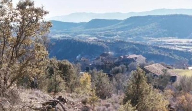Charming property on private property next to Lake Mediano.