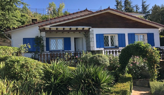 Charming villa with a beautiful garden and spacious pool
