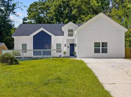 Charming Escape with Hot Tub & Fire Pit Winter Haven!