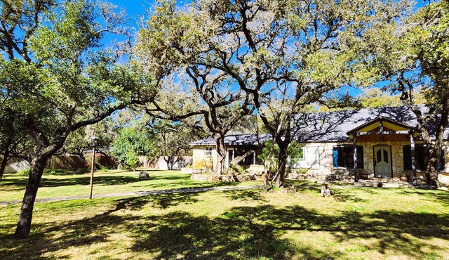 Charming Estate Home in Forested Helotes