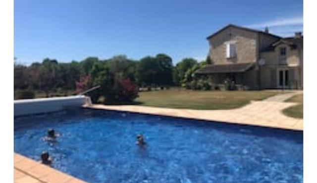 Charming estate in the Dordogne, between forest and vineyards