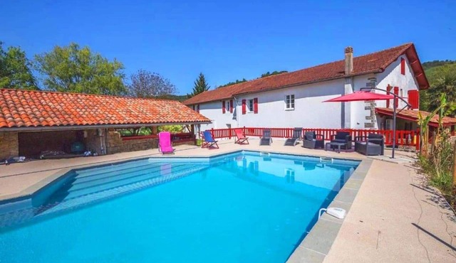 Charming estate with swimming pool