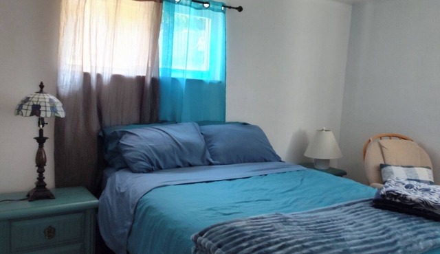 Charming European style 2-bedroom house in beautiful Pittsburgh with AC, wi-fi