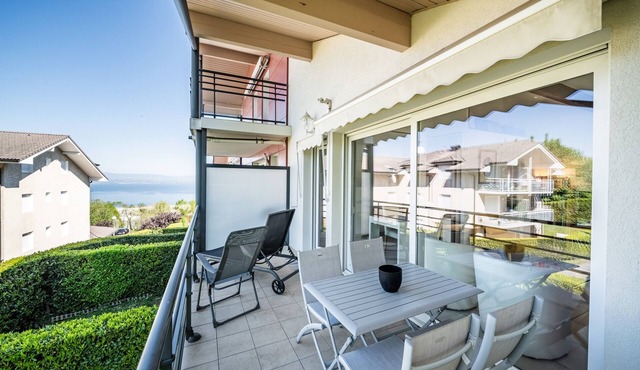 Charming 'Évian Apartment' with Lake View, Balcony and Wi-Fi