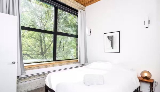 Charming Exchange District Condo | 1 Bed | 1 Bath |