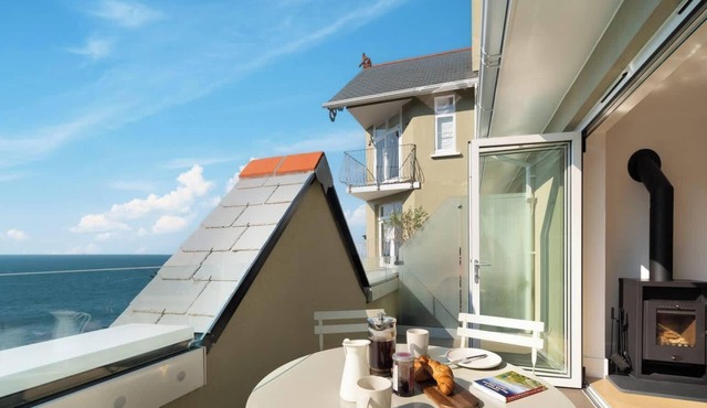 Charming Exmoor Apartment with Sea Views | Balcony