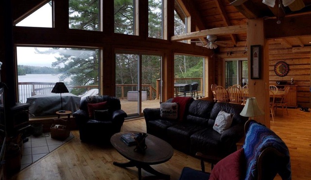 Charming Family Lakefront Cottage in Algonquin Highlands