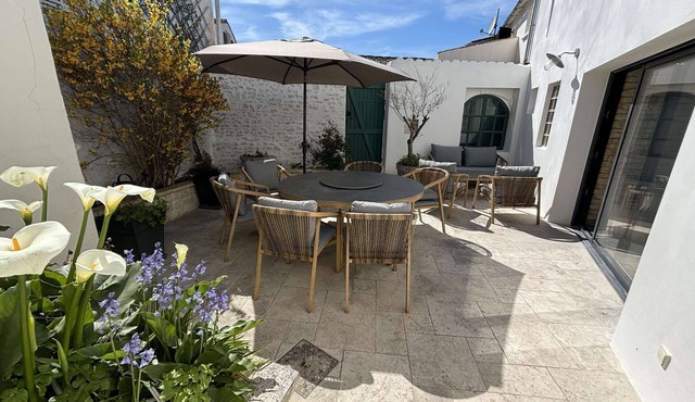 Charming family villa in the heart of the village