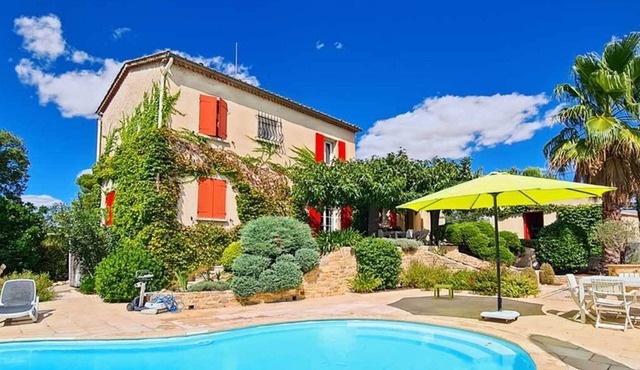 Charming family home with heated pool in the Gard