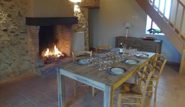 Charming family cottage with private garden and wifi in Falleron