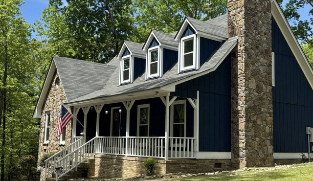 Charming Family Cottage Sleeps 9 3 Private Acres 7 Miles to Auburn