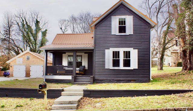 Charming Family Cottage | Sleeps 8