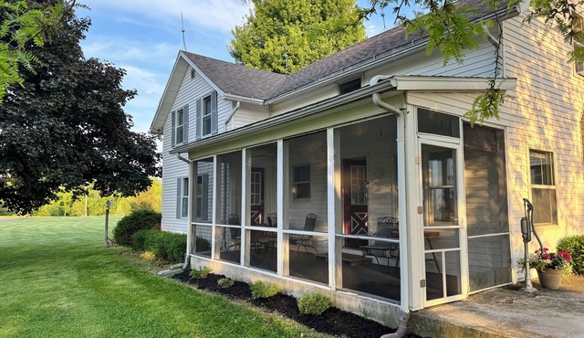 Charming Family Farmhouse Near Cedar Point n