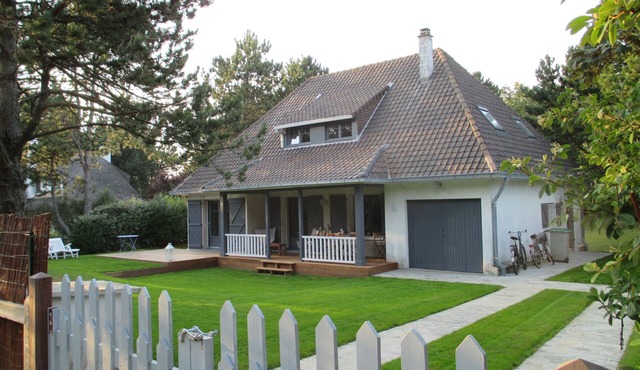 Charming Family Villa, covered terrace, large garden facing south