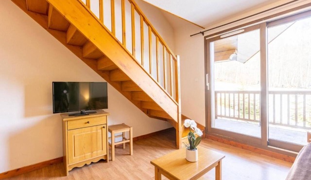 Charming Family Getaway w/Sauna, Near Slopes, Pet-Friendly, Amazing Views