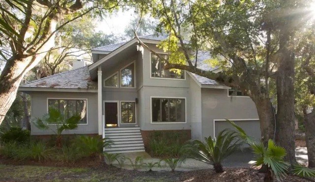 Charming, family friendly and updated kitchen