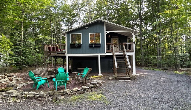 Charming Family Friendly 3-bedroom house in Pleasant Arrowhead Pocono Lake