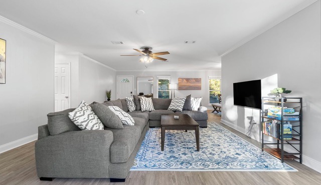 Charming Family Friendly 3-bedroom House in Fabulous Pensacola