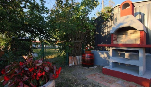 Charming family-friendly 2-bedroom house in welcoming Labin