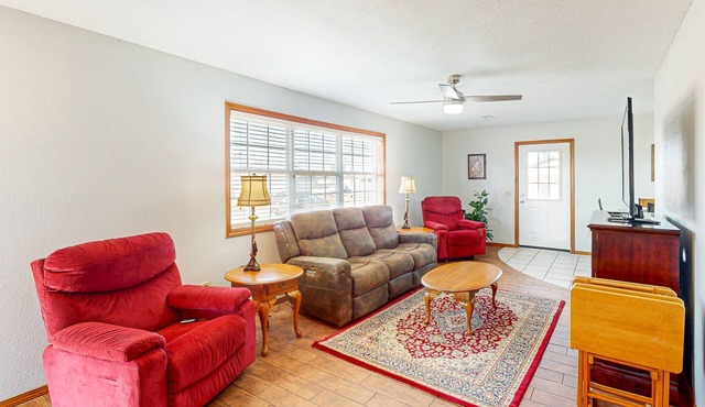 Charming Family Home with Pet-Friendly Yard and Modern Comforts