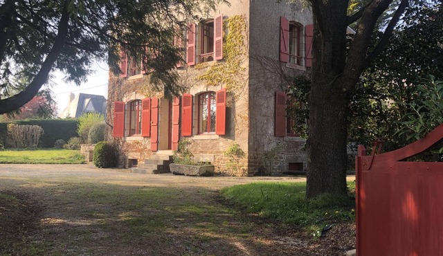 Charming family home just steps from the beach and the port of Port Manech.