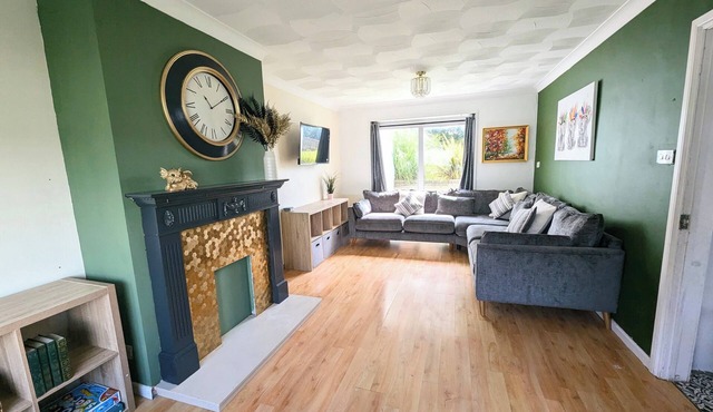 Charming Family Home near the Sea that welcomes Pets