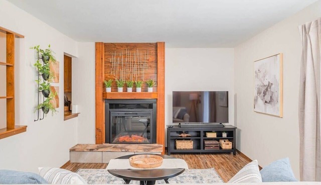 Charming Family Home near Grocery & Highway Access