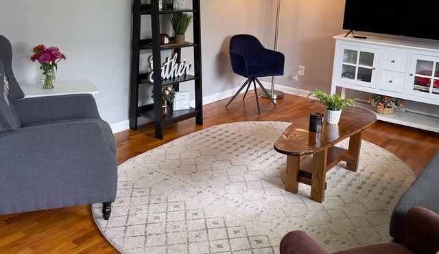 Charming Family Home near Notre Dame/Saint Mary's/Bethel/IUSB