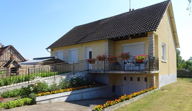 Charming Family Home with Garden, Playground, and Bikes in the Heart of Sologne